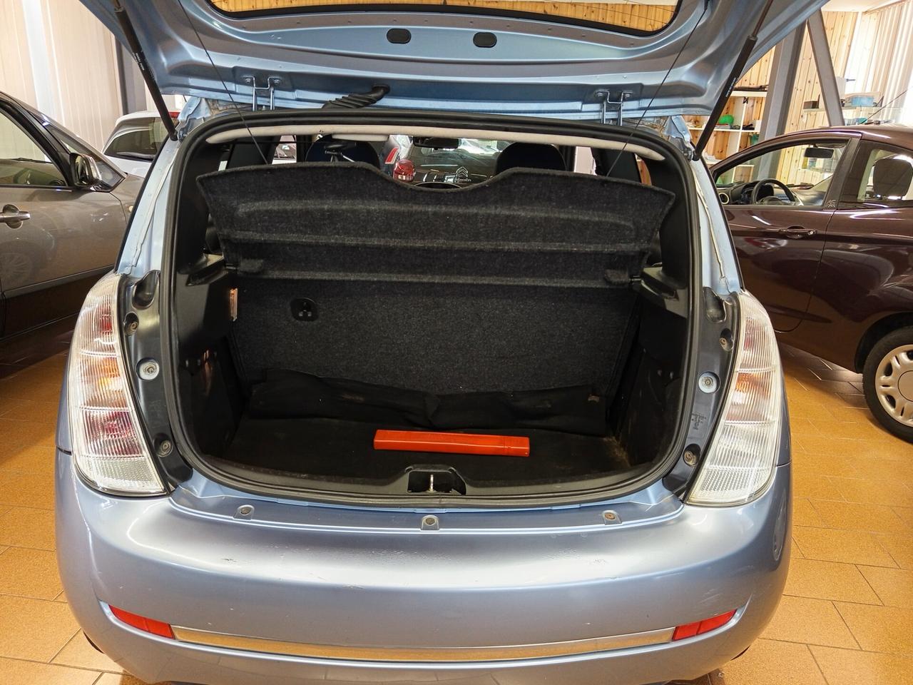 Lancia Ypsilon 1.2 Argento 121 Mila chilometri ok neopatentati