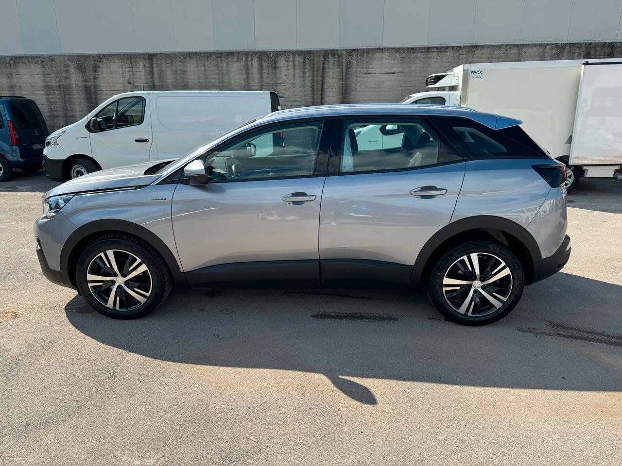 PEUGEOT 3008 BLUEHDI EAT 8 CAMBIO AUTOMATICO 131 CV. S&S PARI AL NUOVO RIF:2424