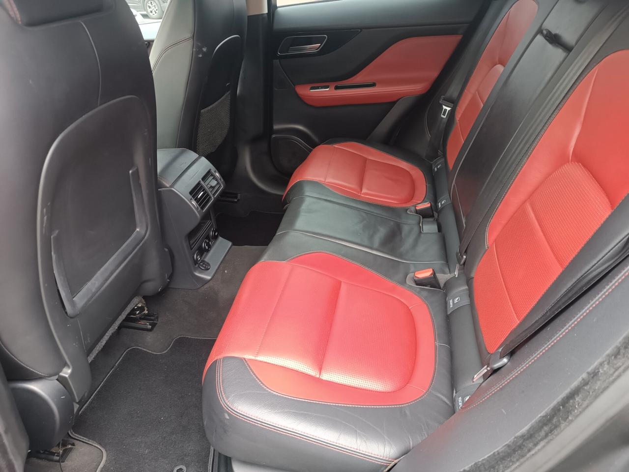 Jaguar F-Pace 2.0 D 180 CV AWD R-Sport