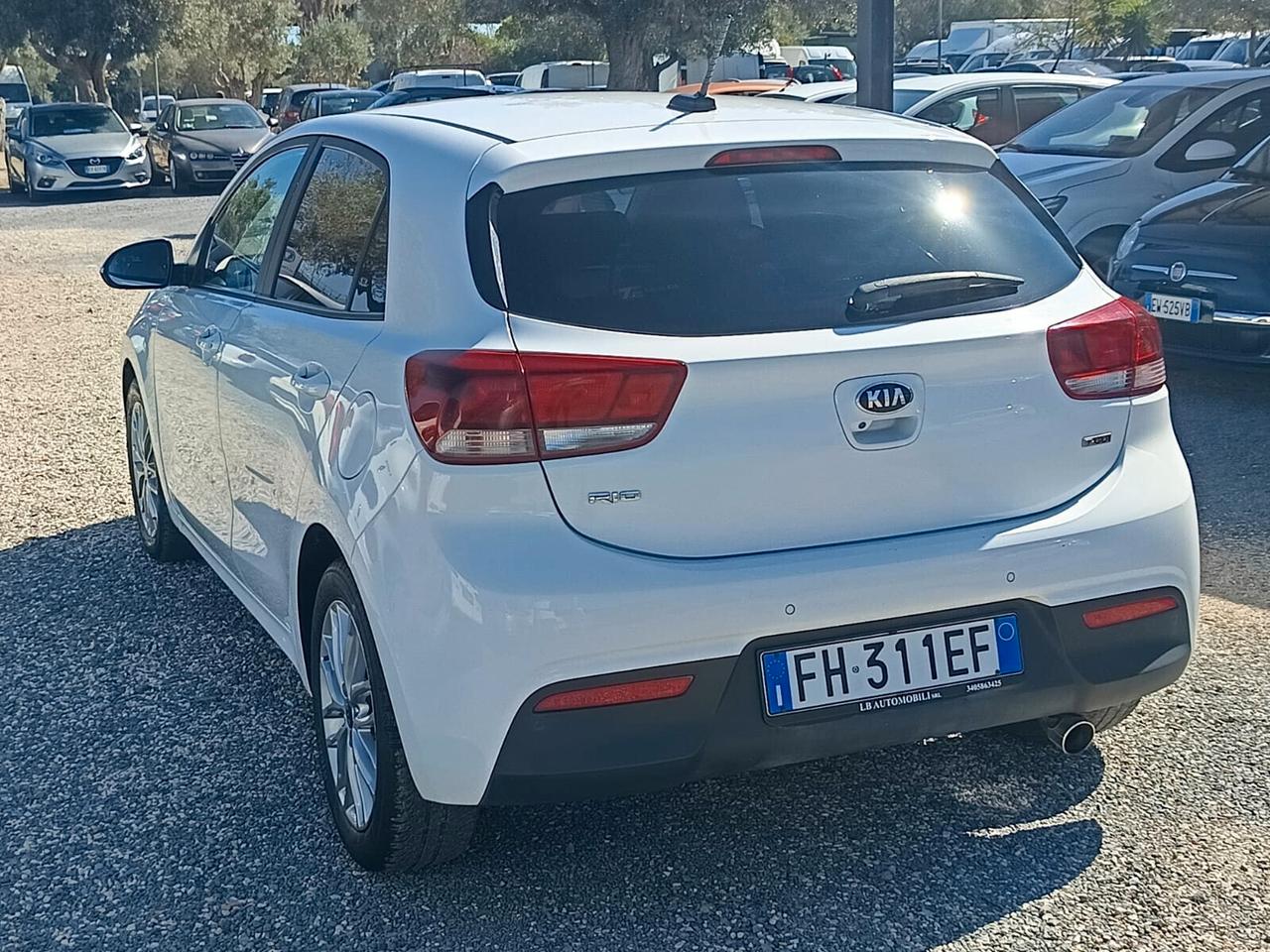 Kia Rio 2017 - 1.0 T-GDi 12V OK NEOP. LB AUTOMOBILI