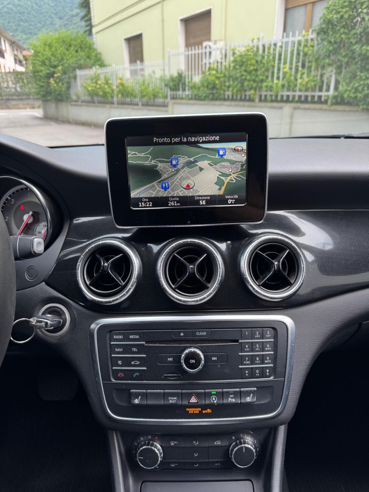 Mercedes-benz CLA 200 d Premium