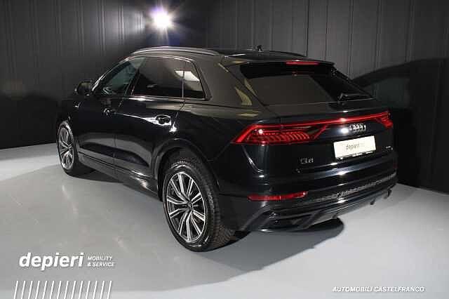 Audi Q8 50 TDI quattro tiptronic Sport -MHEV