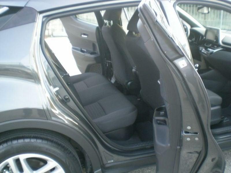 Toyota C-HR 1.8h Business e-cvt