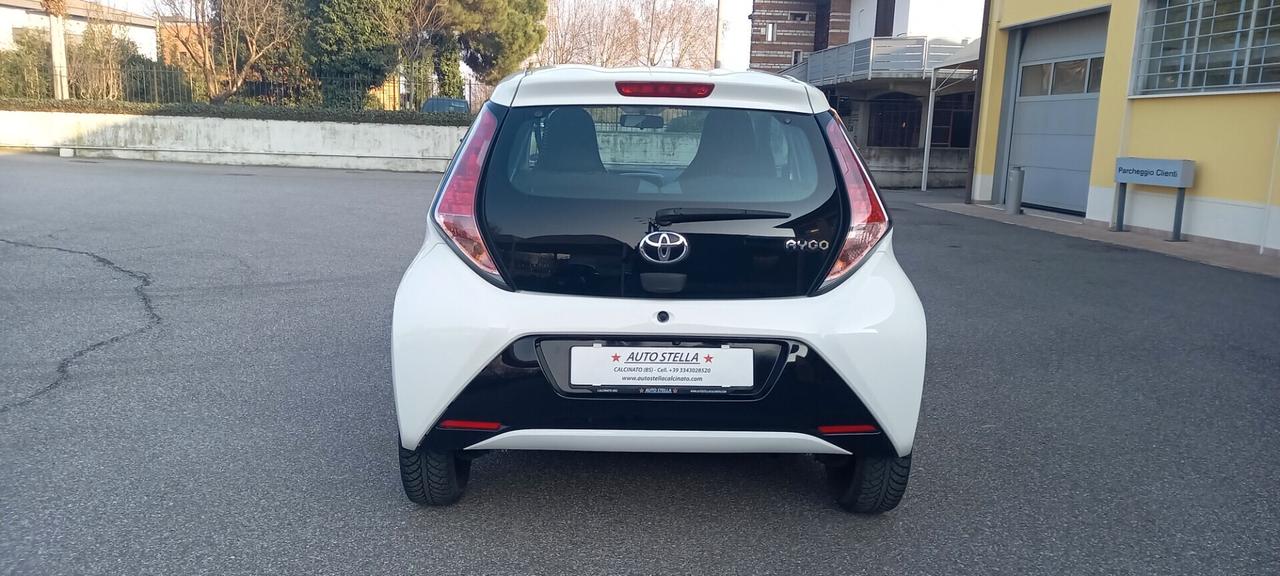 Toyota Aygo Benzina cc. 1.000 Mod. X-Play 5 Porte Utilizzabile anche per i Neopatentati SOLO 87.470 KM...!!!