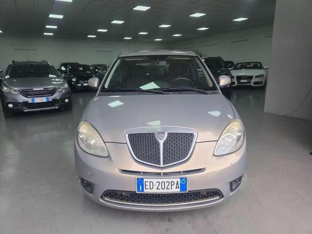 Lancia Ypsilon Ypsilon II 2007 1.2 8v New Oro (oro)