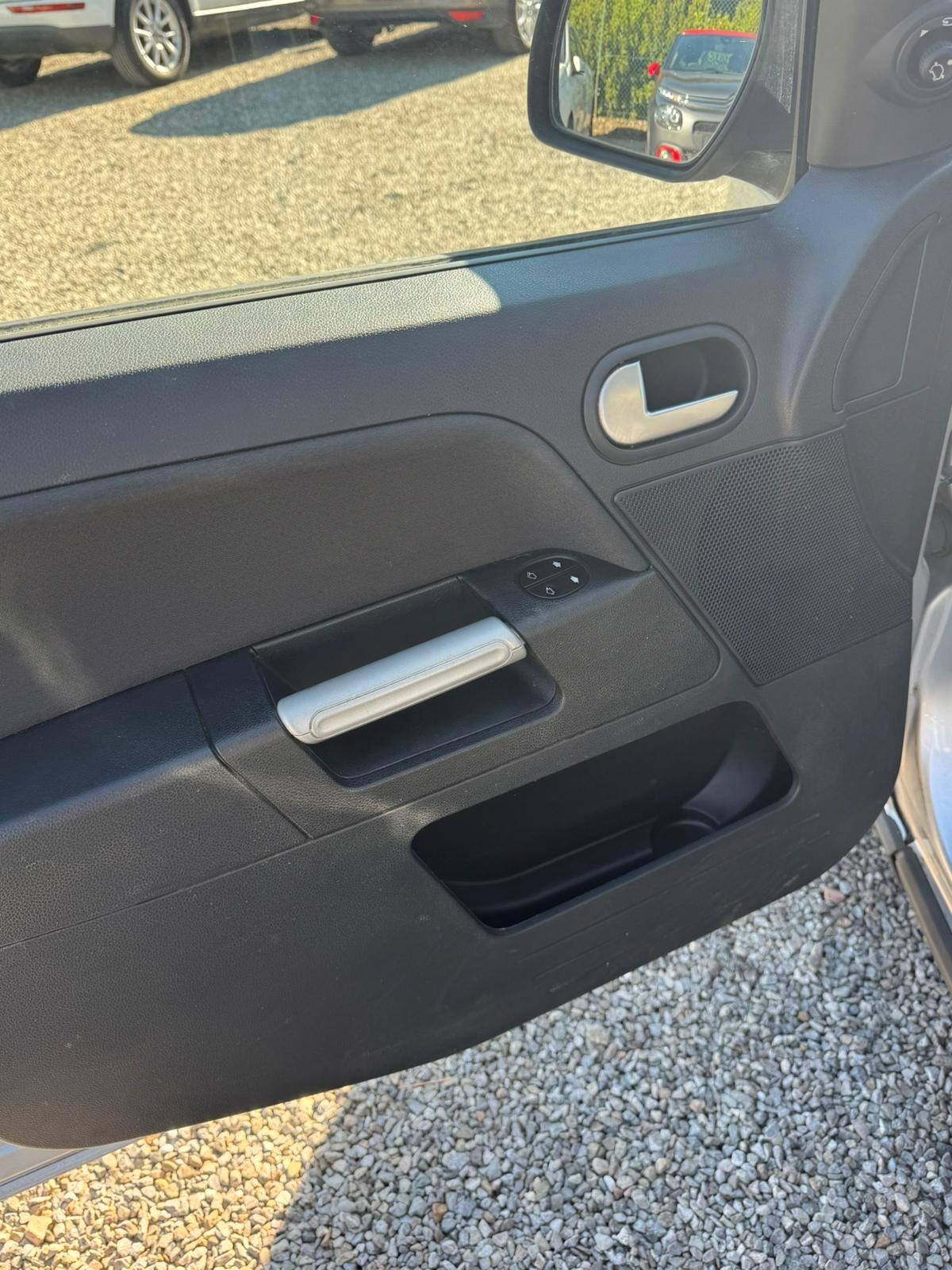 Ford Fusion UAV 1.6 TDCi 5p. UNICO PROPRIETARIO !!