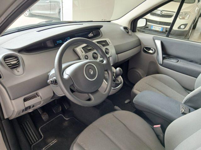 RENAULT Scenic 1.6 16V Dynamique