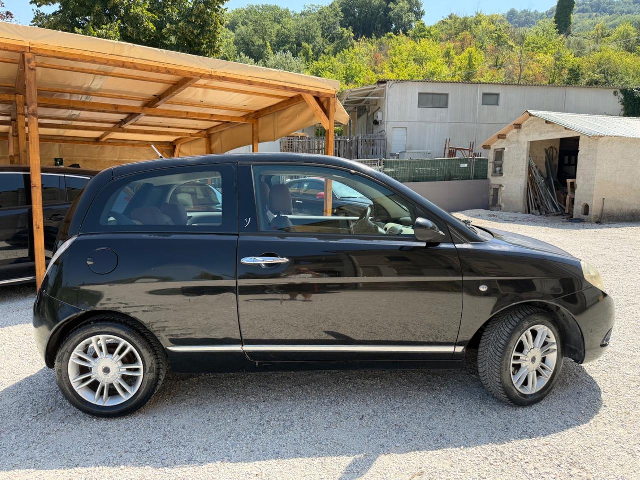Lancia Ypsilon 1.3 MJT 90 CV Platino