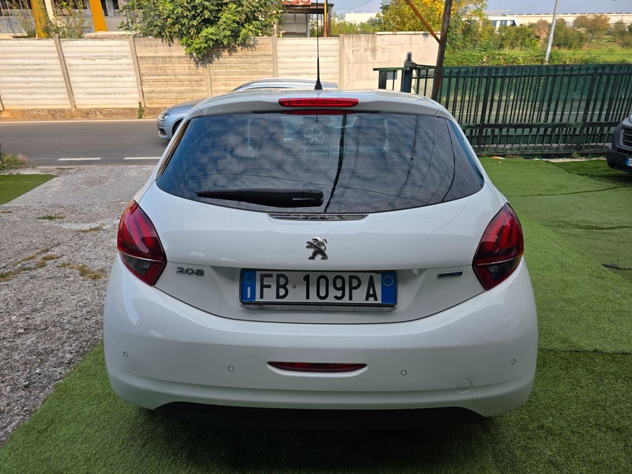 Peugeot 208 1.6HDI 100CV Allure EURO6-2015