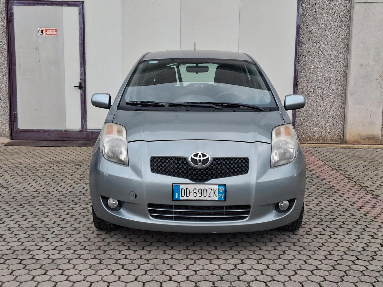 Toyota Yaris 1.3 5p. Sol *NEOPATENTATI*