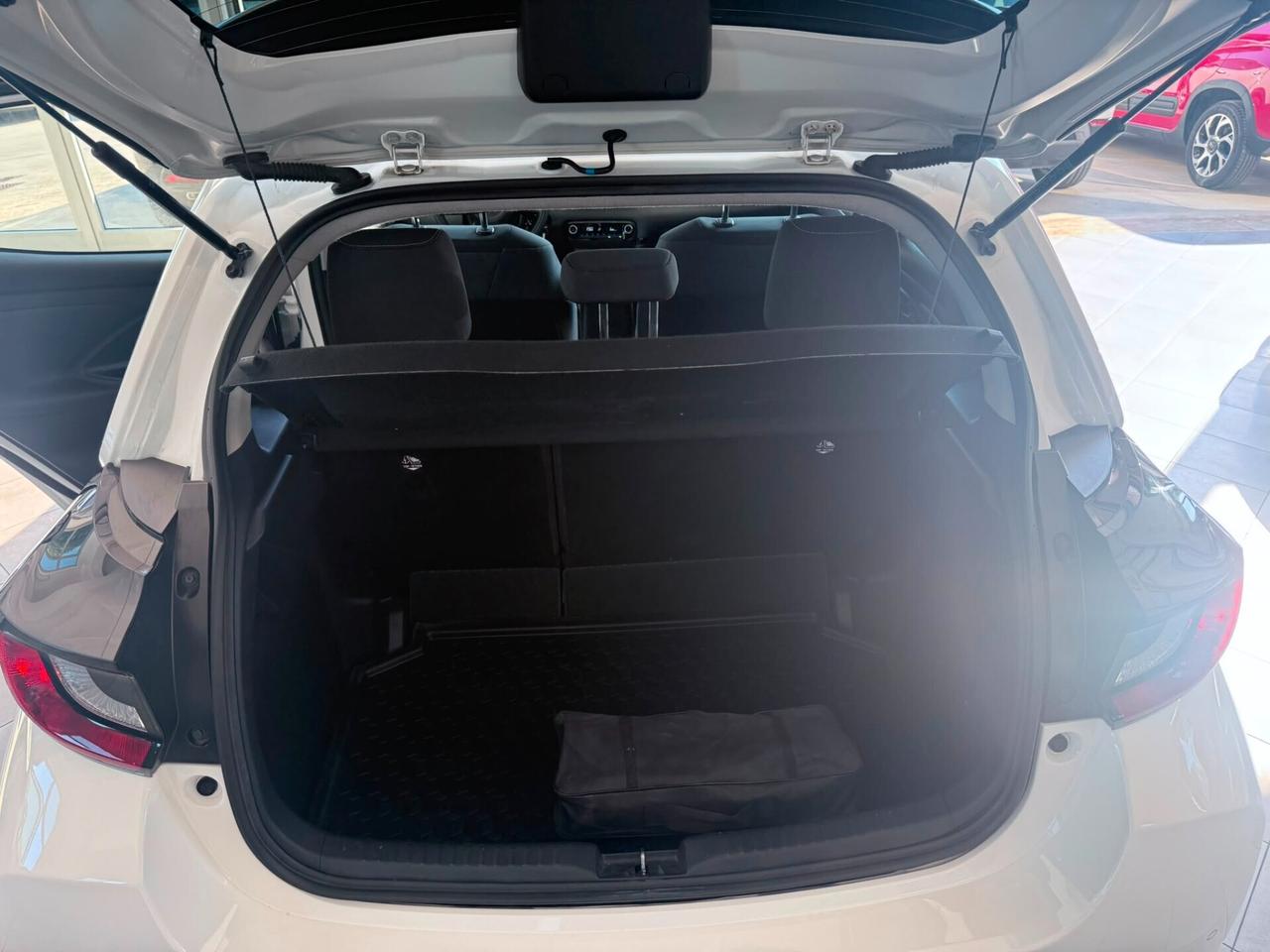 Toyota Yaris 1.5 Hybrid 5 porte Business