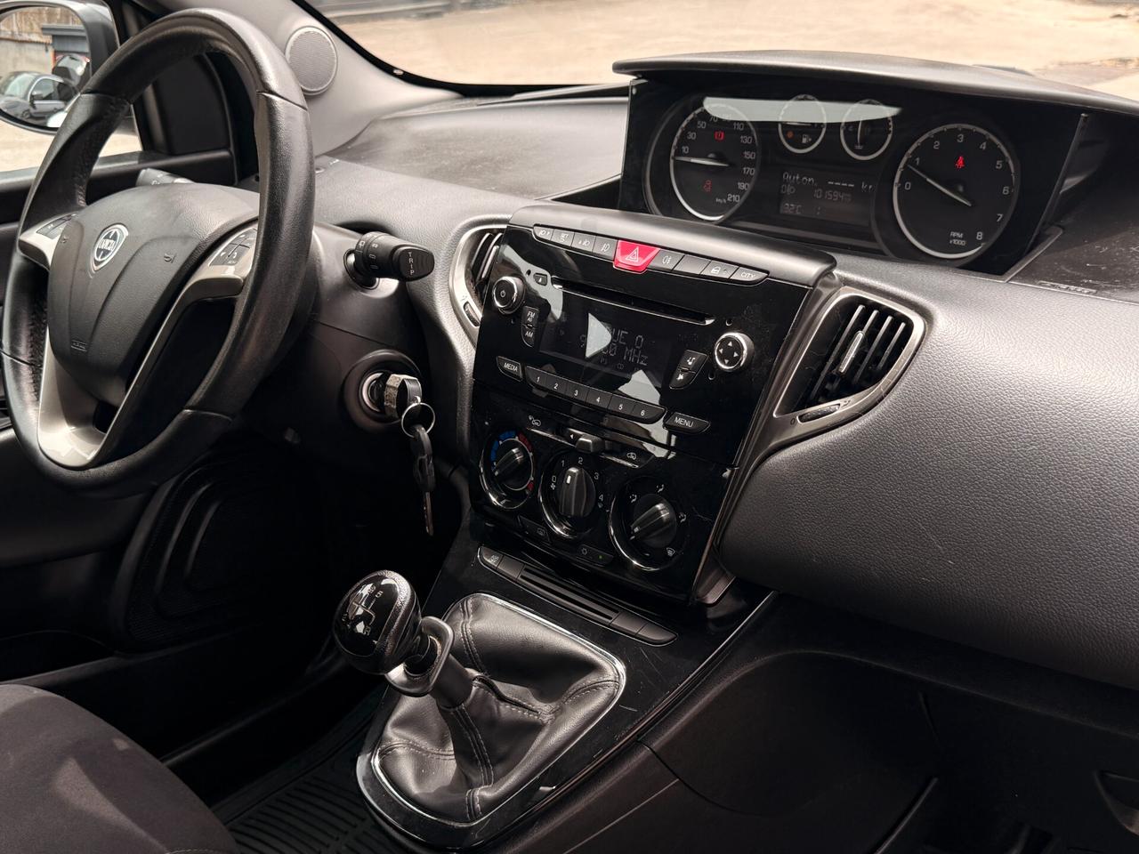 Lancia Ypsilon 1.2 69 CV 5 porte S&S Gold