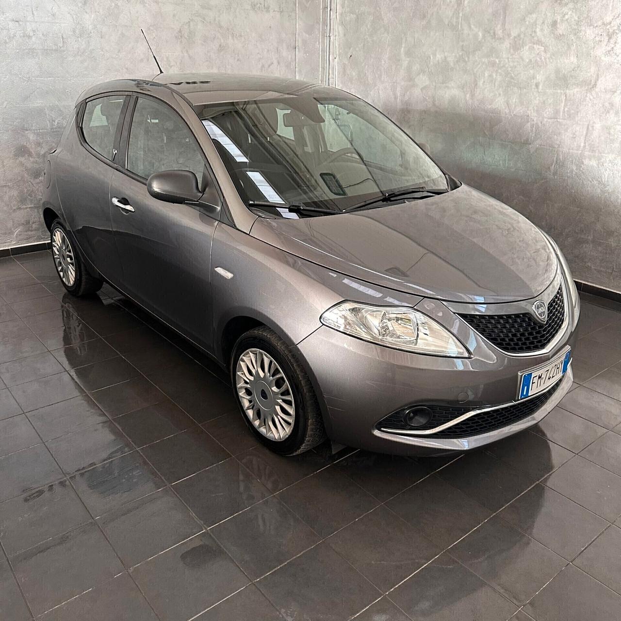 Lancia Ypsilon 1.2 69 CV 5 porte