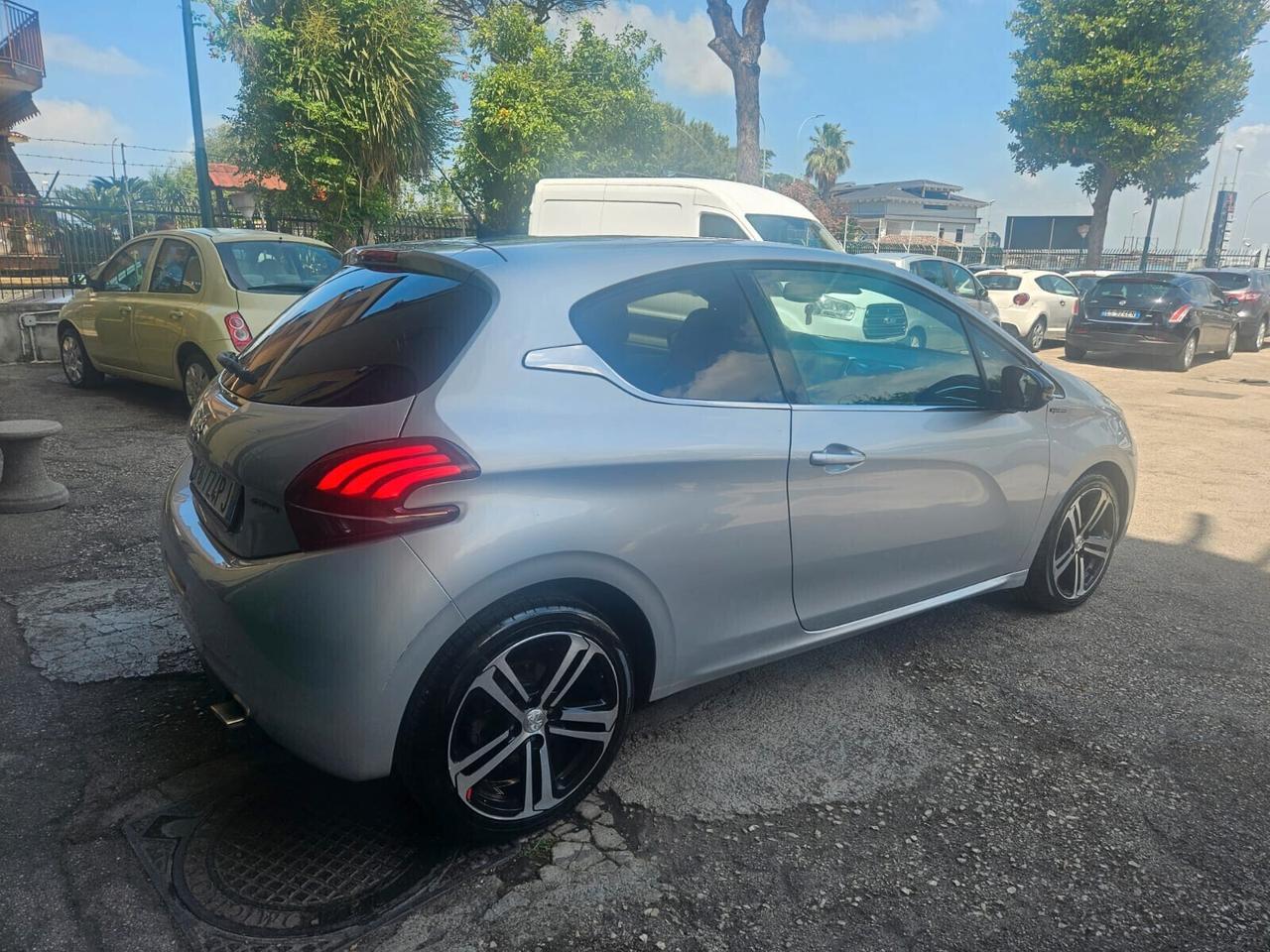 Peugeot 208 BlueHDi 120 GT Line 2016