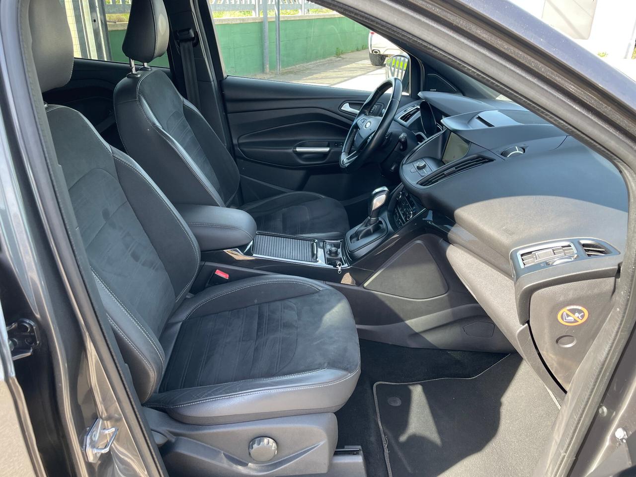 Ford Kuga 2.0 TDCI 150 CV S&S 4WD Powershift ST-Line