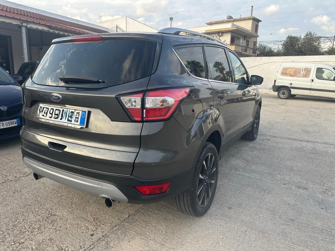 Ford Kuga 1.5 EcoBlue 120 CV Titanium (2019) | Solo 102.900 KM -