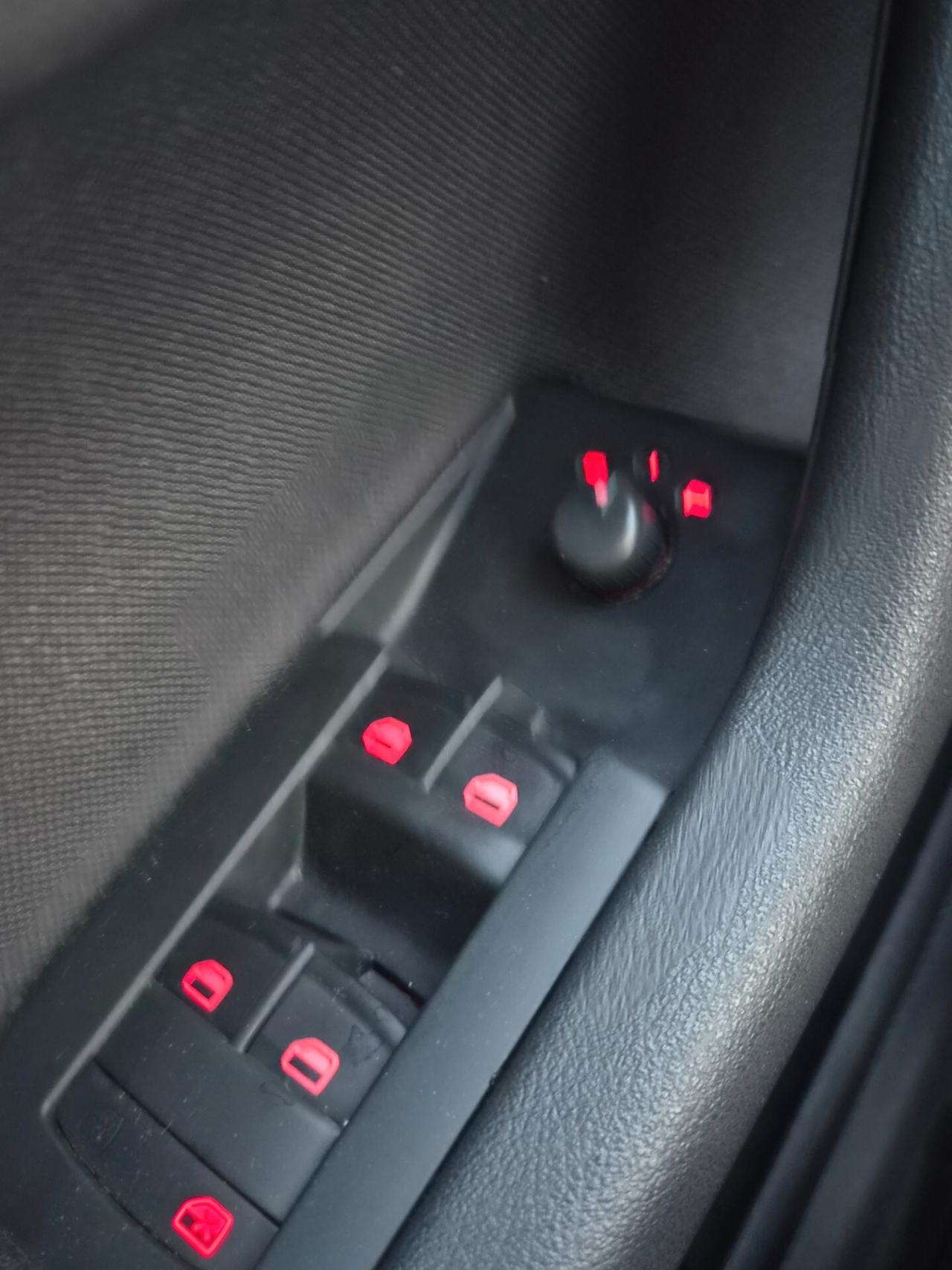 Audi A3 SPB 1.6 Benzina neopatentati E5