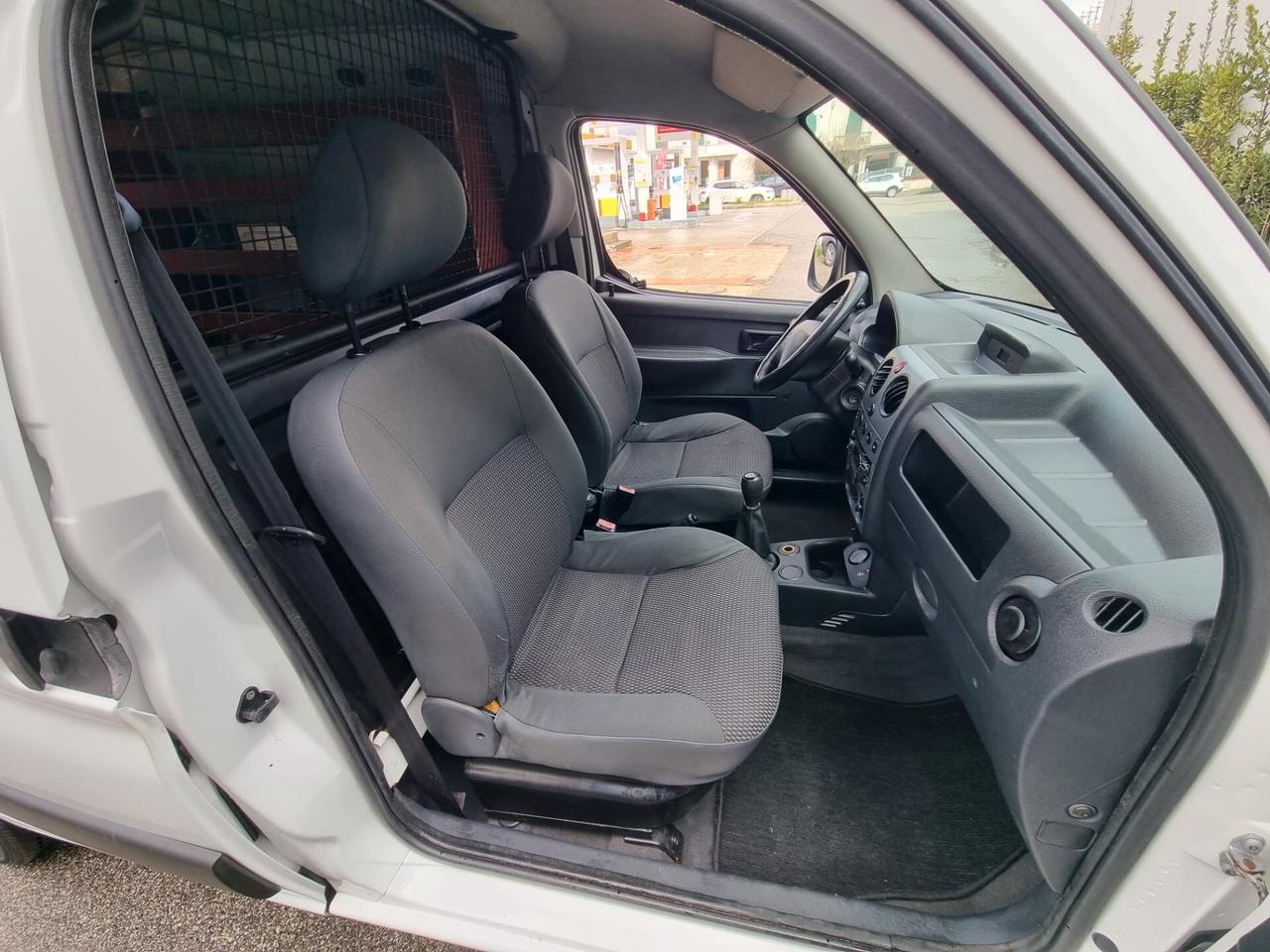 Citroen Berlingo 1.4 4p. Bi Energy M 20 First Van