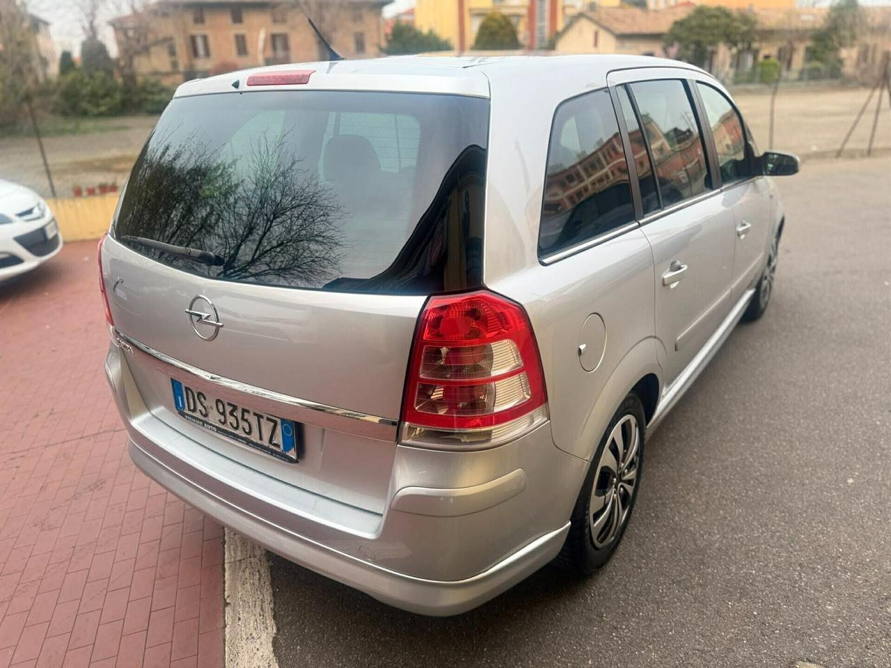 Opel Zafira 1.6 BENZ/GPL ANNO 2009 CINGHIA FATTA