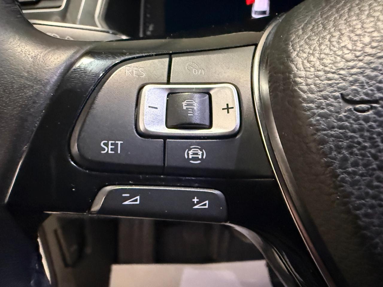 Volkswagen Tiguan 1.6 TDI R-Line