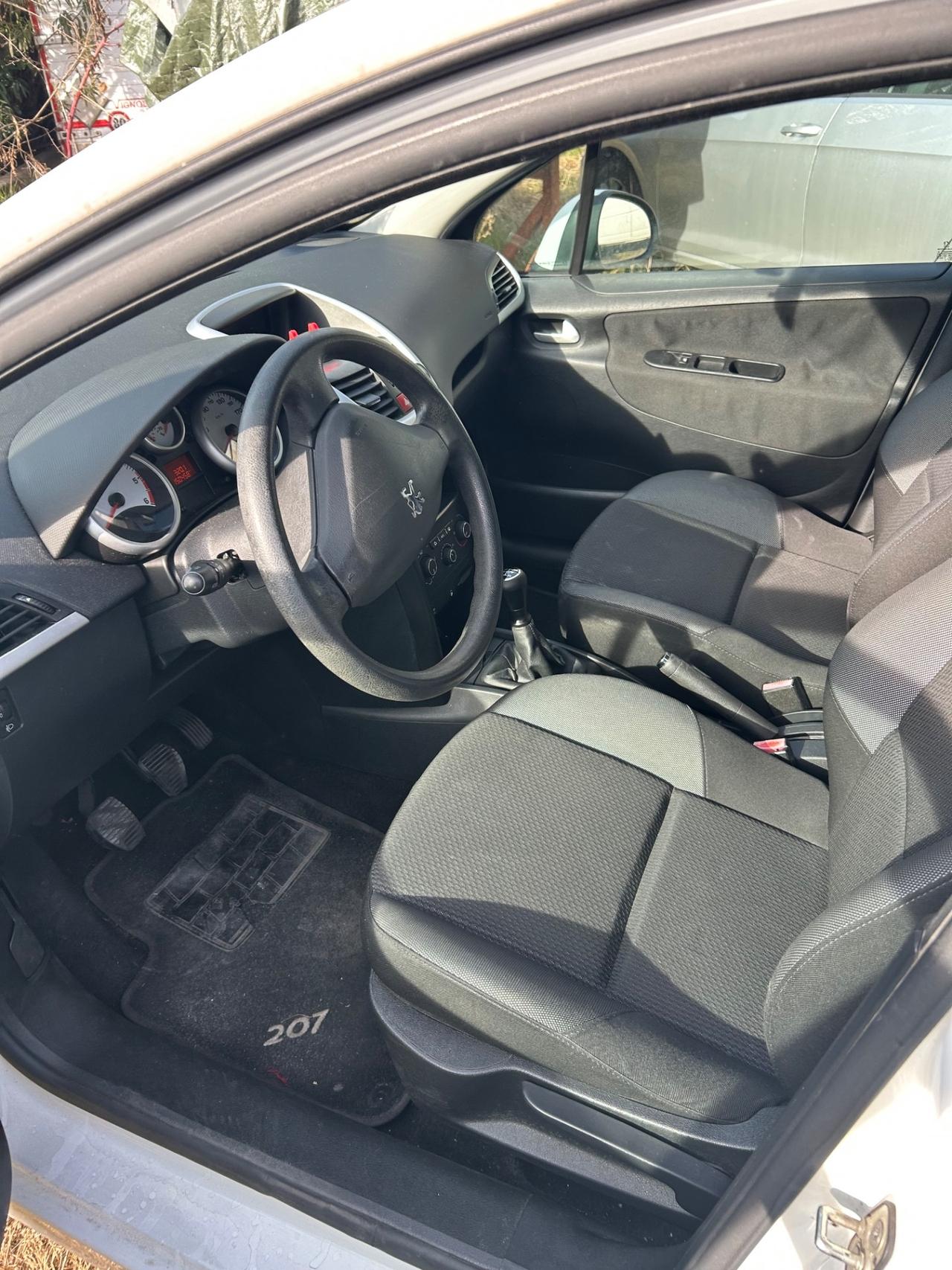 Peugeot 207 1.4 HDi 70CV 5p. X Line