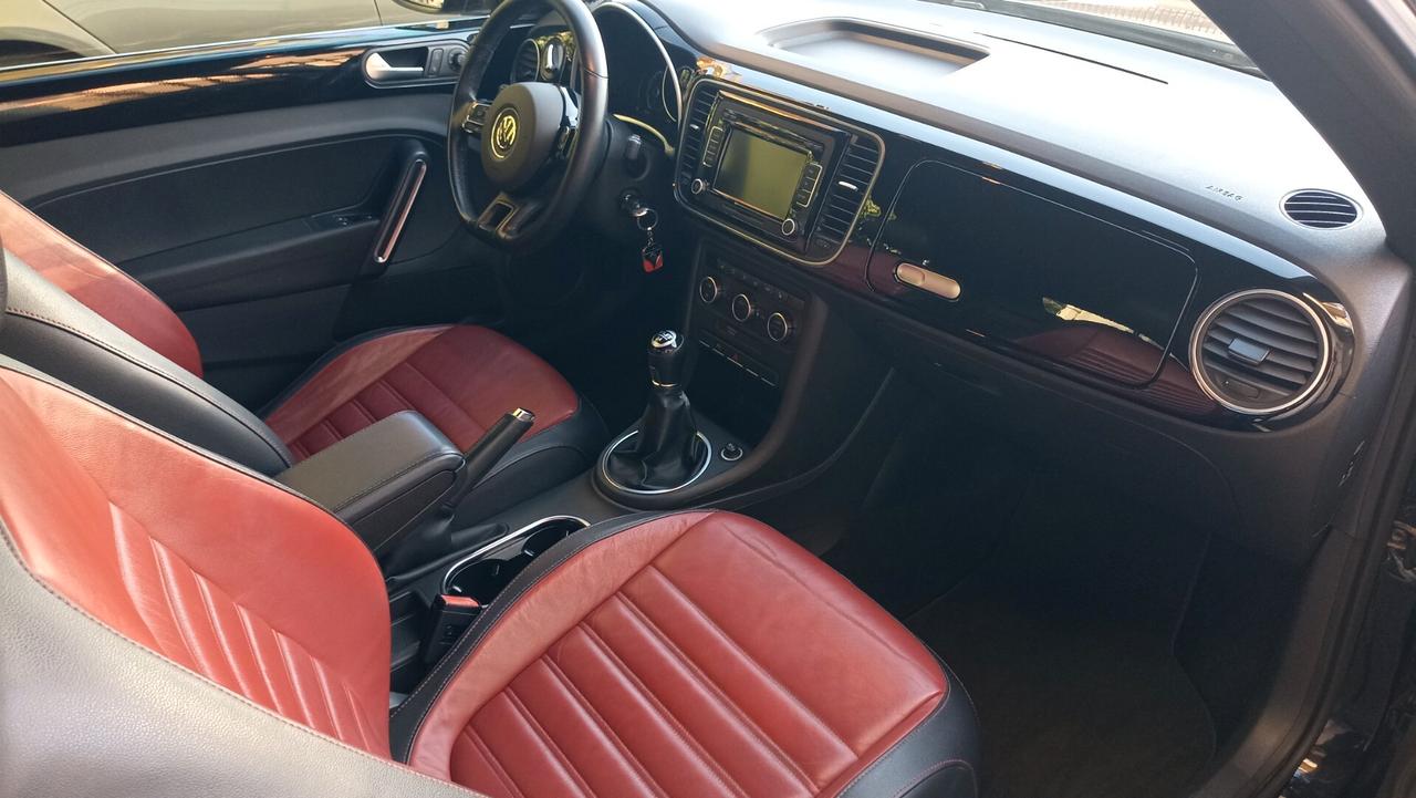 Volkswagen Maggiolino Cabrio 1.6 TDI Design 50° anniversario