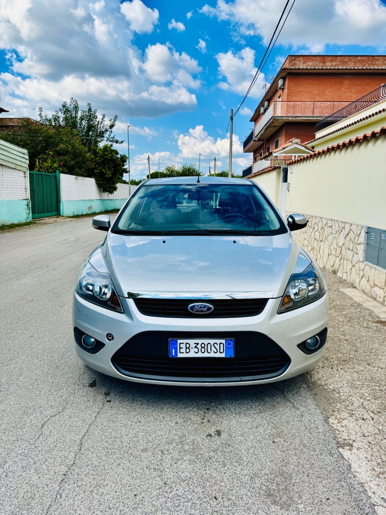 Ford Focus 1.6 (115CV) 5p. Bz.- GPL Titanium