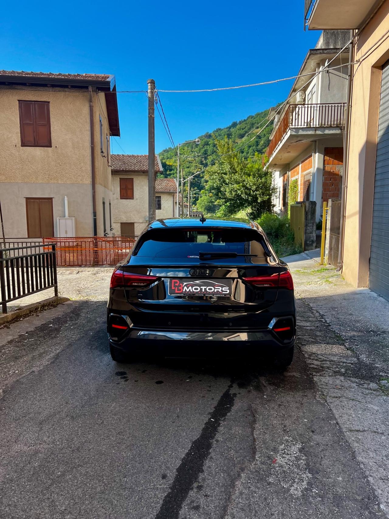 Audi Q3 SPB 35 TDI S line edition total black