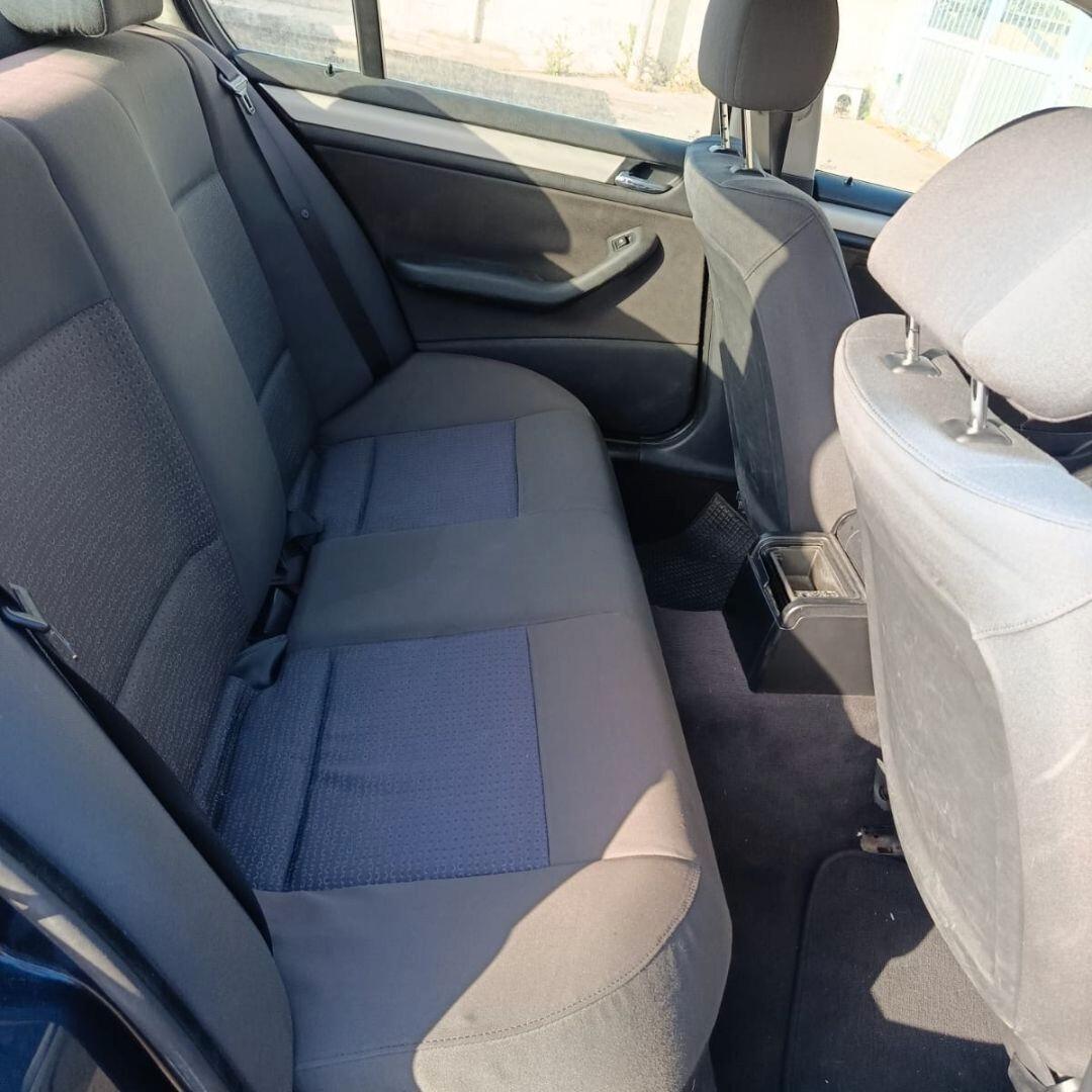 BMW Serie 3 320d turbodiesel cat 4 porte Futura