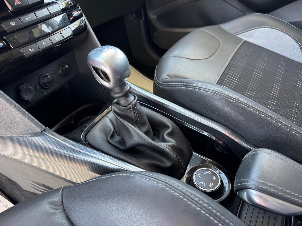 Peugeot 2008 1.6 e-HDi 115 CV Stop&Start Allure