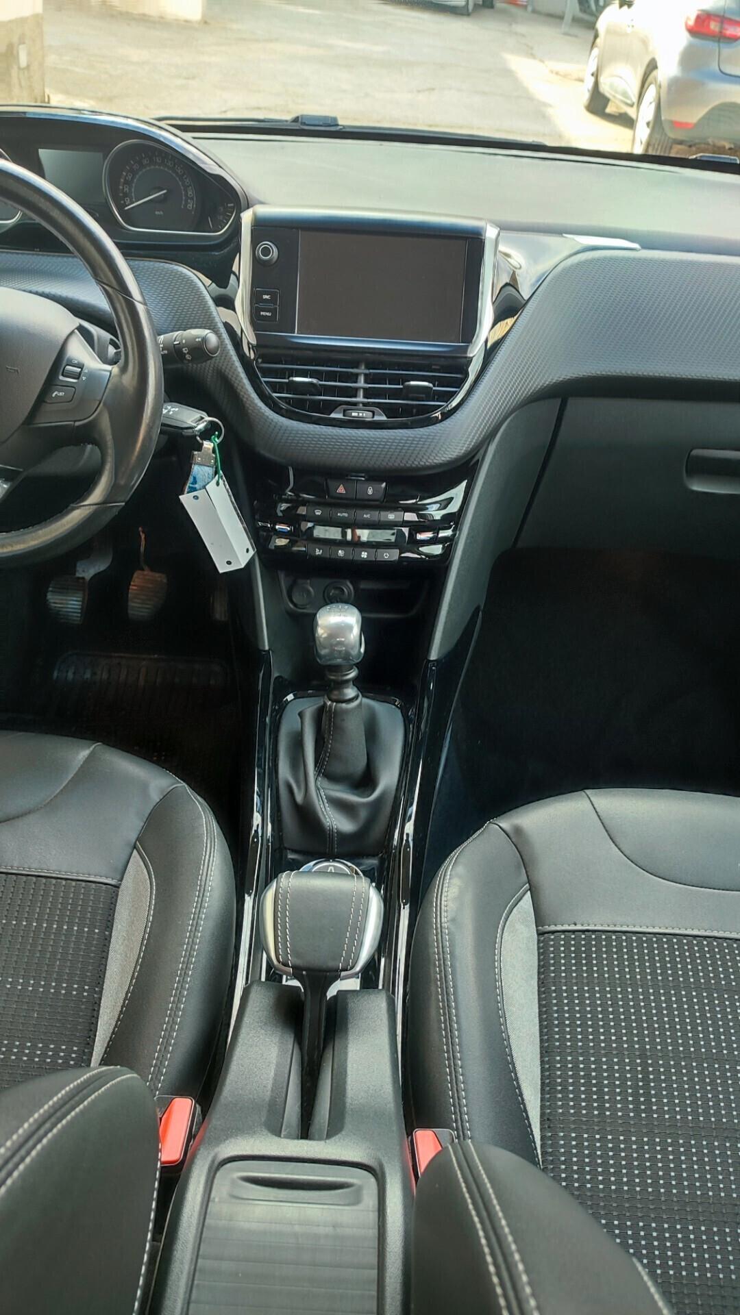 Peugeot 2008 1.6 e-HDi 115 CV Stop&Start Allure