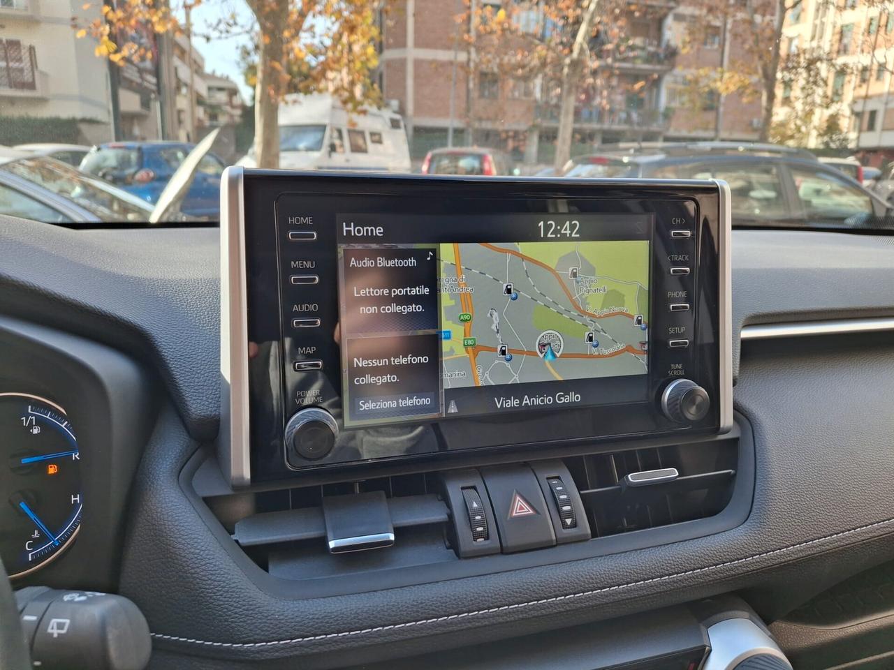 Toyota RAV 4 2.5 HV 2WD-i Business NO OBBL. FINANZ.