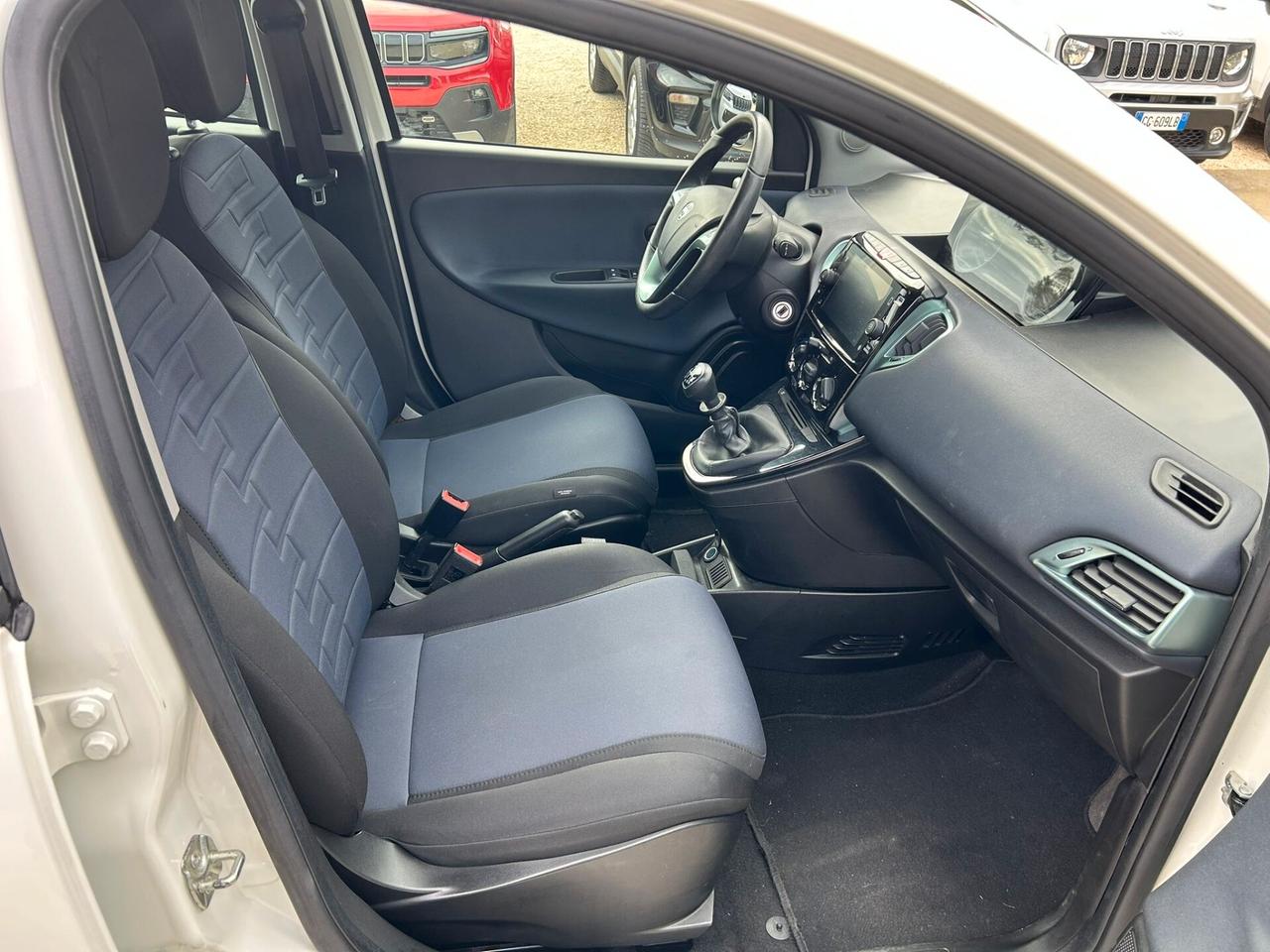 Lancia Ypsilon 1.0 FireFly 5 porte S&S Hybrid Gold - (Offerta del Mese!) - Unico proprietario - 31.280 KM