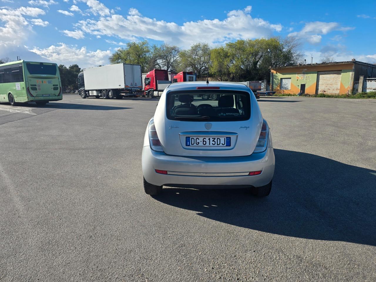 Lancia Ypsilon 1.3 MJT 75 CV Oro Giallo