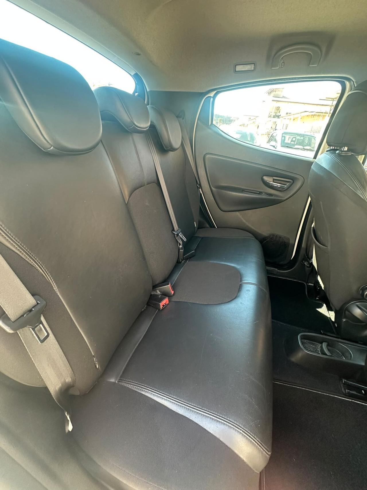 Lancia Ypsilon 1.2 69 CV 5 porte S&S Platinum