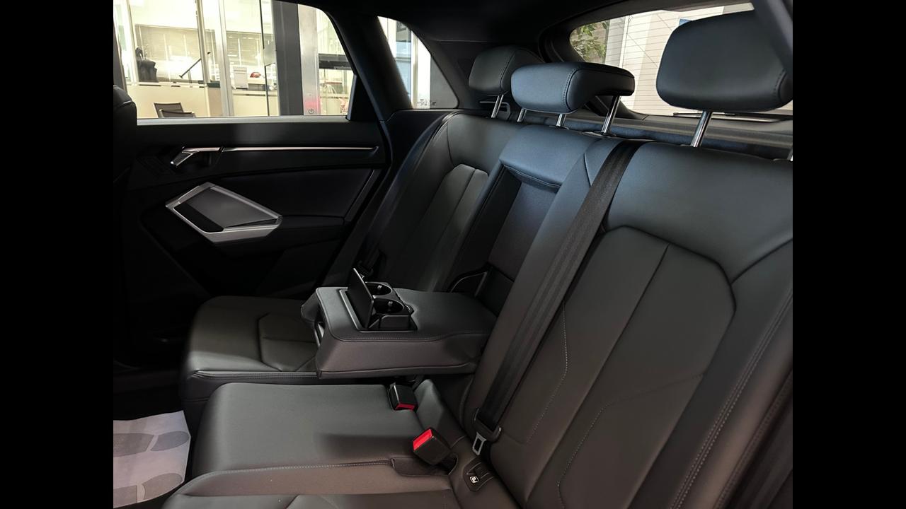 Audi Q3 45 TFSI E S TRONIC