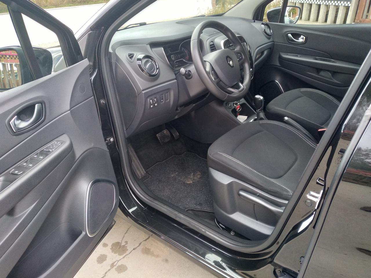 Renault Captur dCi 8V 90 CV EDC Sport Edition