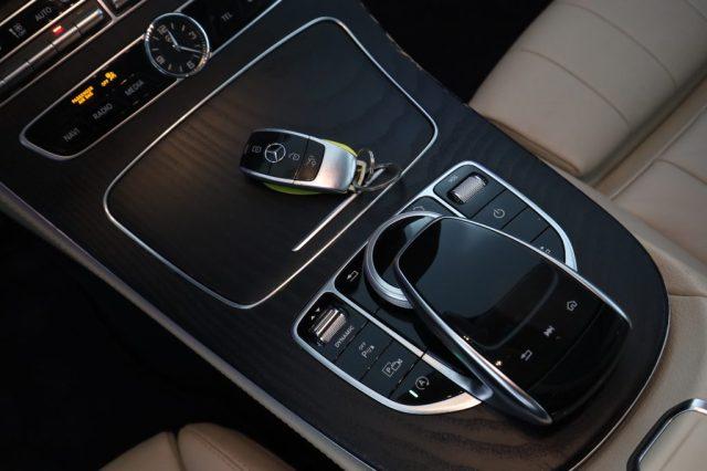 MERCEDES-BENZ CLA sse E Coupé E 220 d 4Matic AMG-Line/Premium