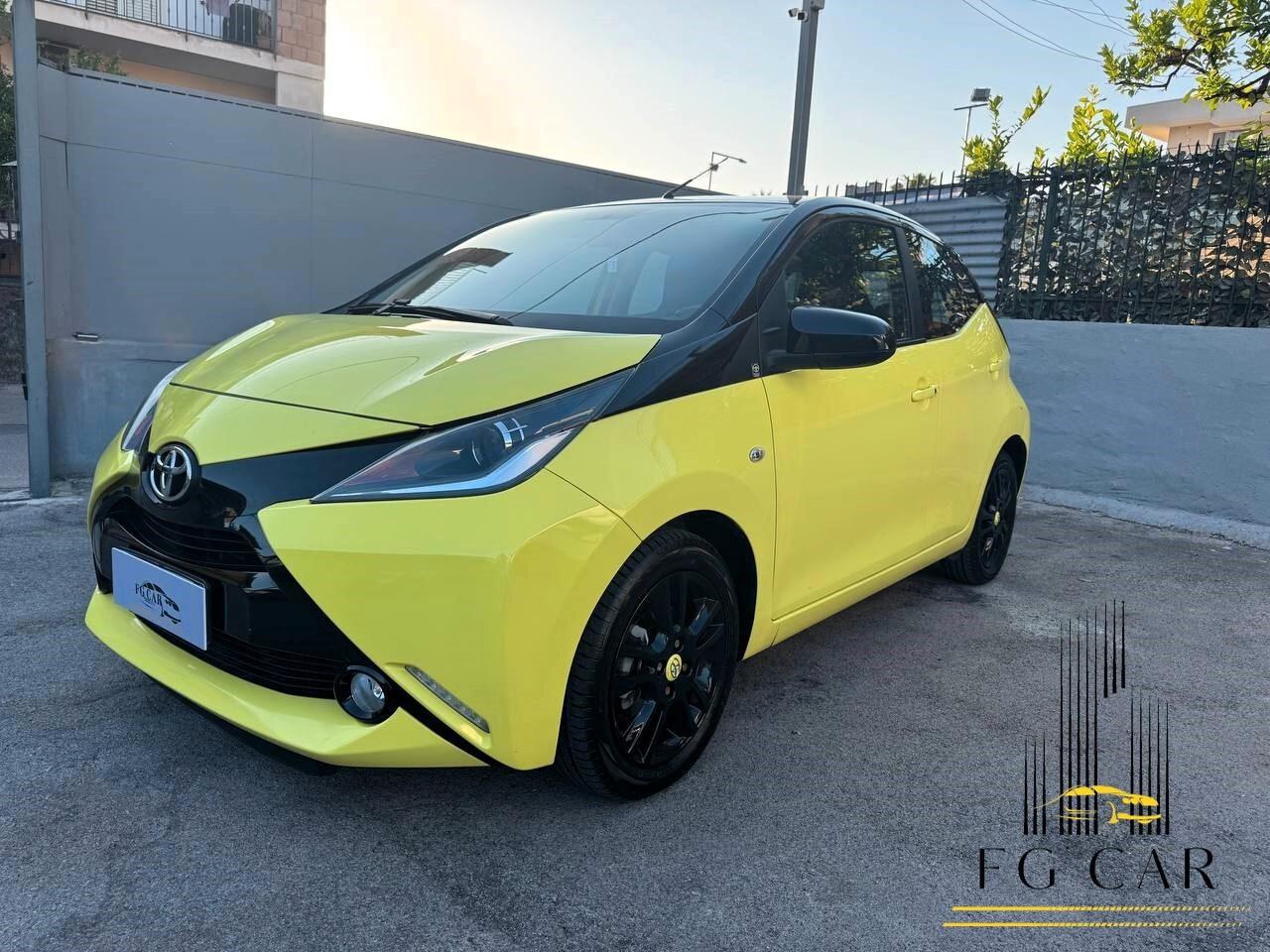 Toyota Aygo 1.0 VVT-i 69 CV 5 porte x-BLACK GPL 10/2016