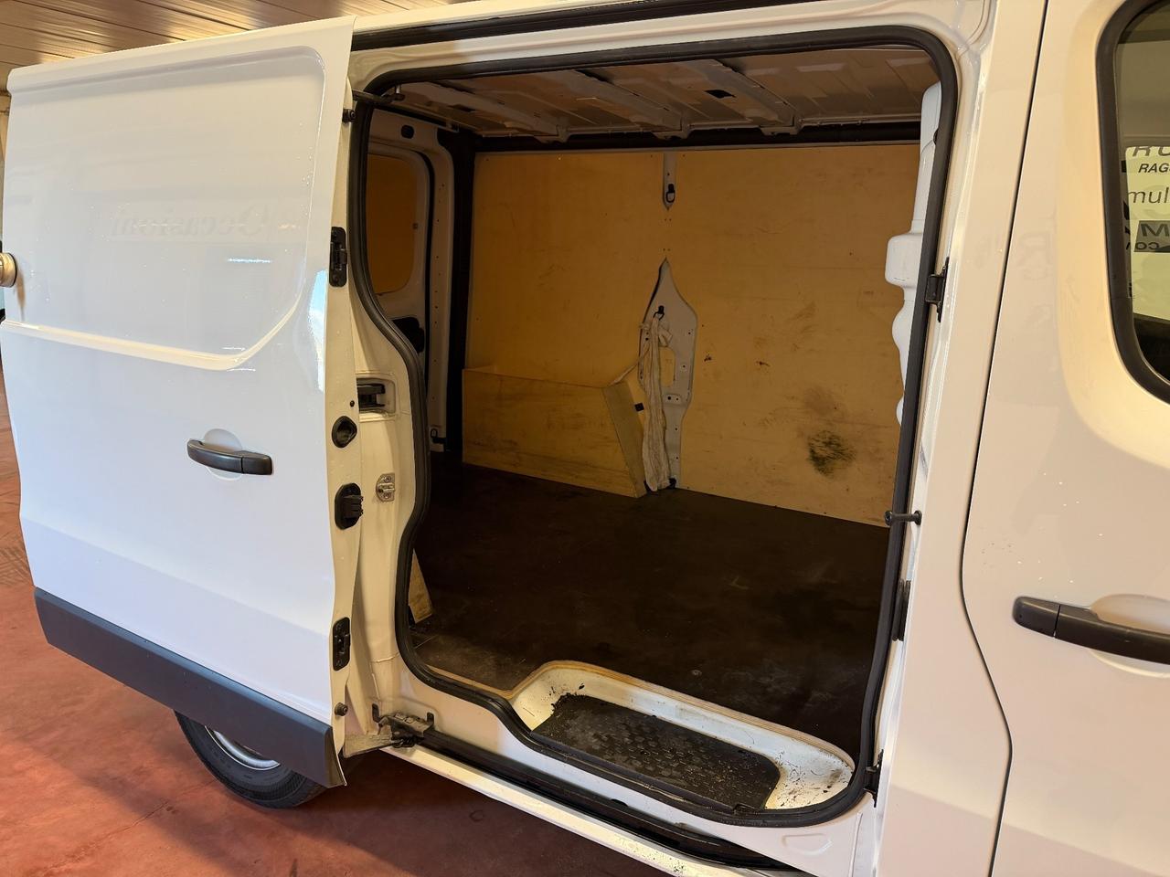 Renault Trafic T27 2.0 dCi 150CV L1H1 Furgone