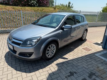 Opel Astra 1.6 16V Twinport 5 porte Cosmo