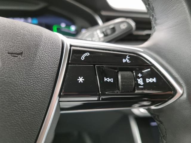 AUDI A6 Avant 40 2.0 TDI quattro ultra S tronic S line edi