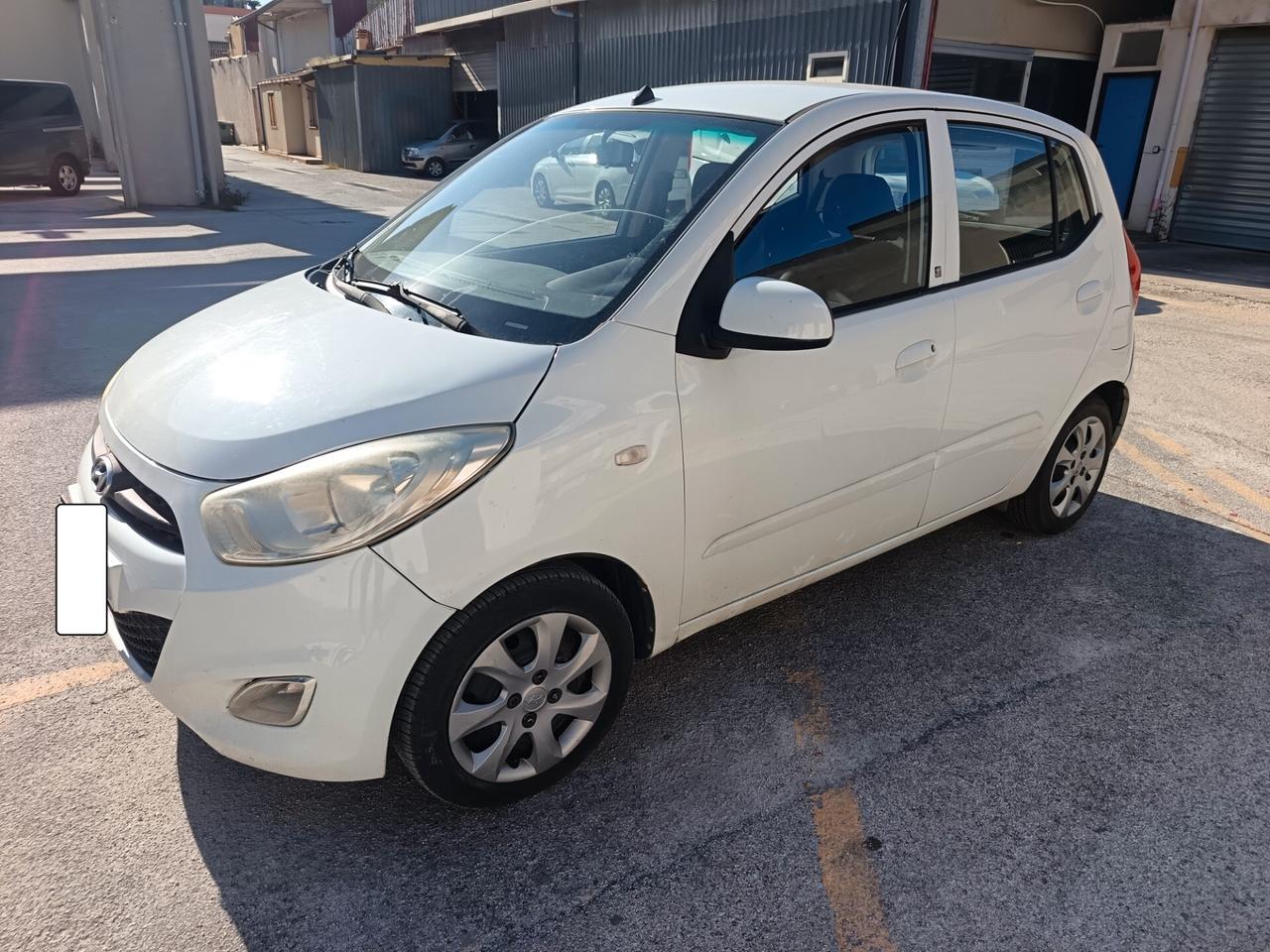Hyundai i10 - 1.1 GPL Classic Plus SCAD. GPL 2033 OK NEOPATENTATI