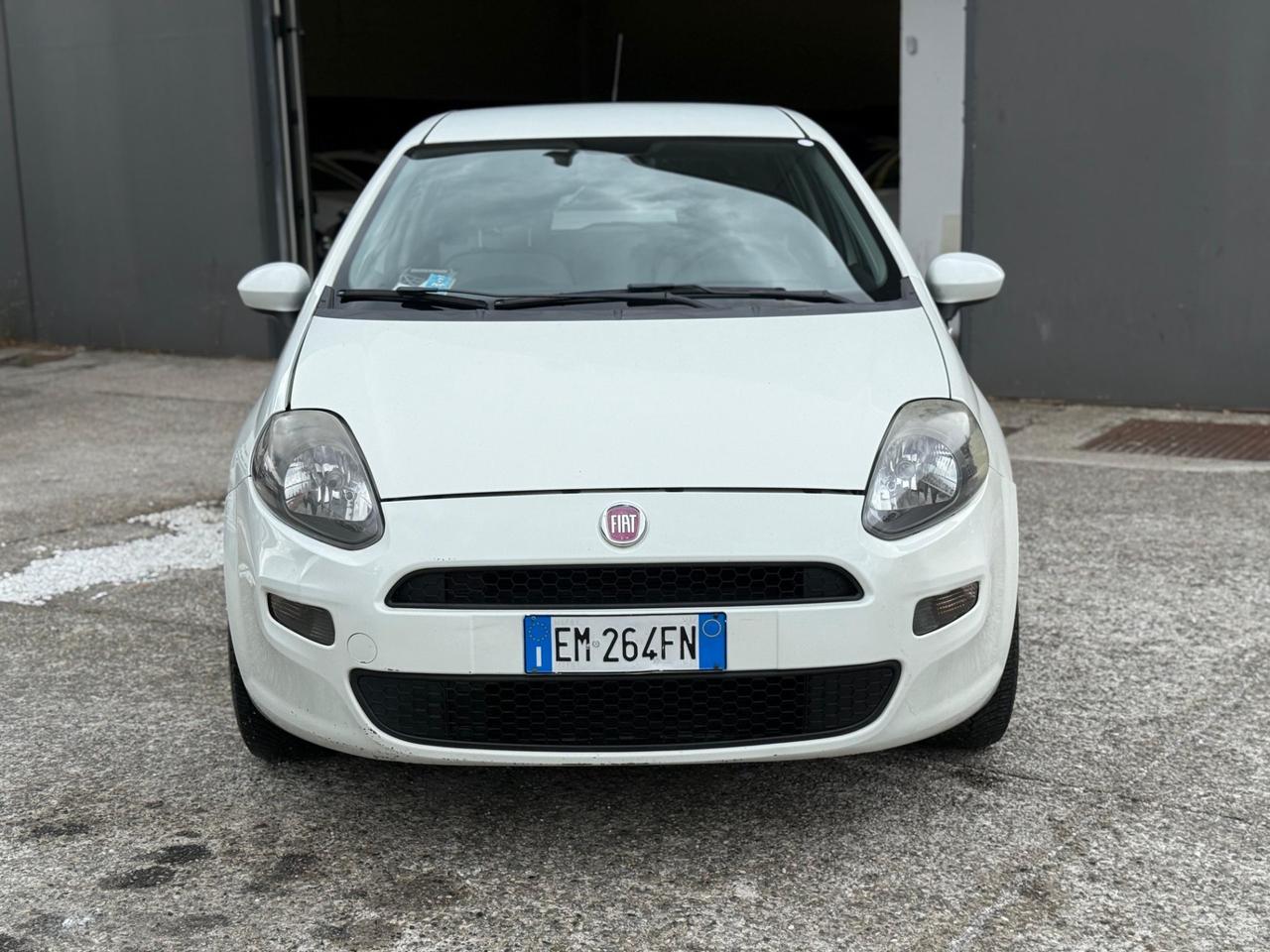 Fiat Grande Punto 1.4 5 porte benz gpl km 265 mila anno 2012