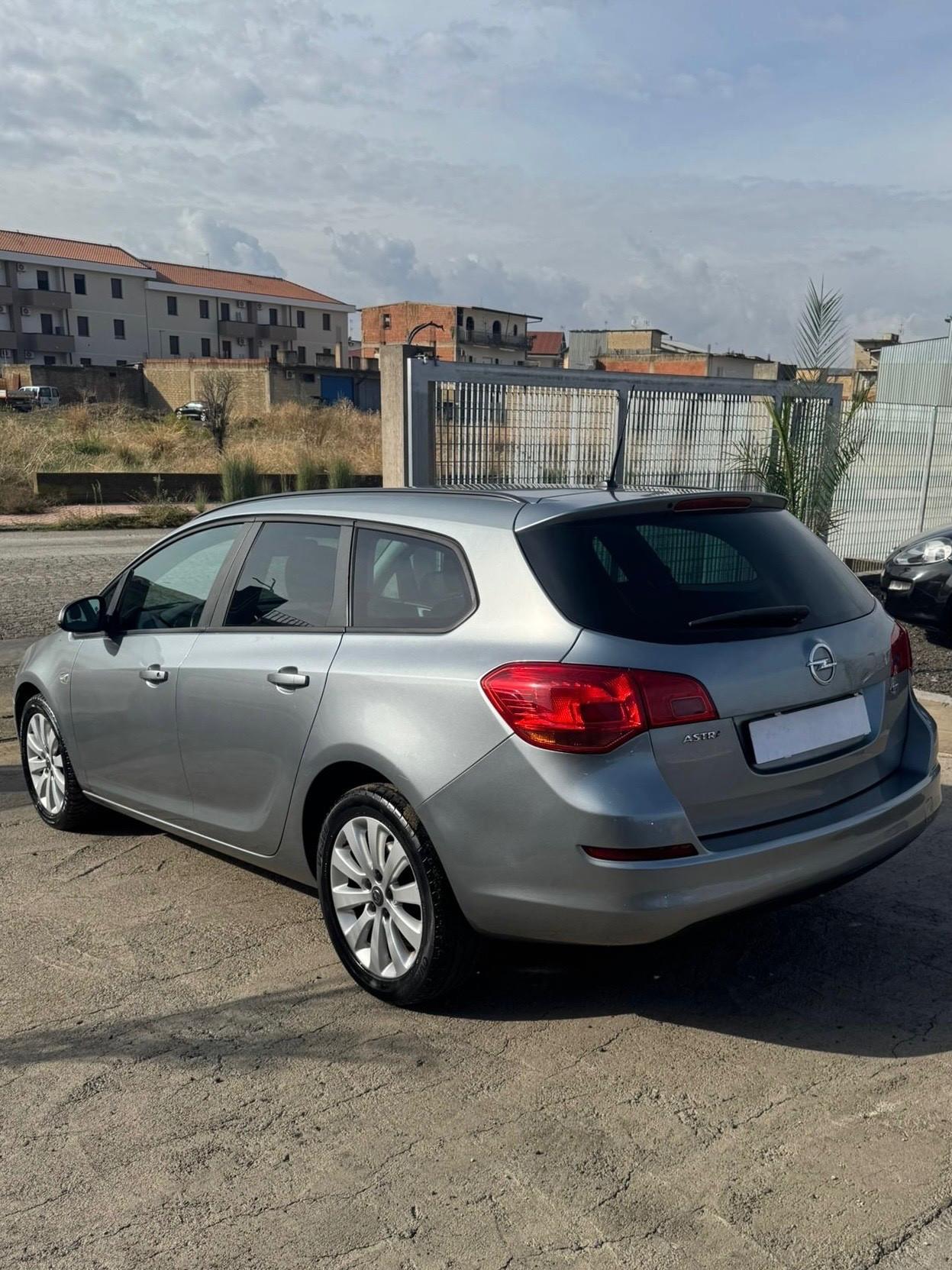 Opel Astra 1.7 CDTI 110CV Sports Tourer Cosmo Fleet