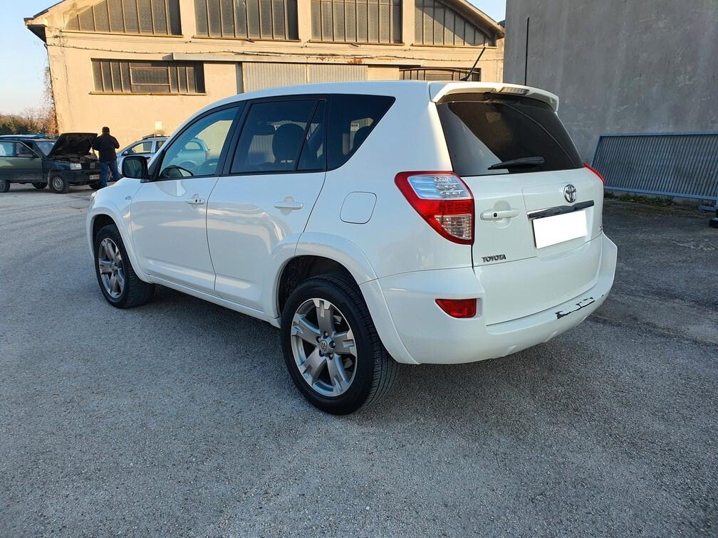 Toyota RAV4 2.2 D4D 150CV 4WD 5p. Luxury