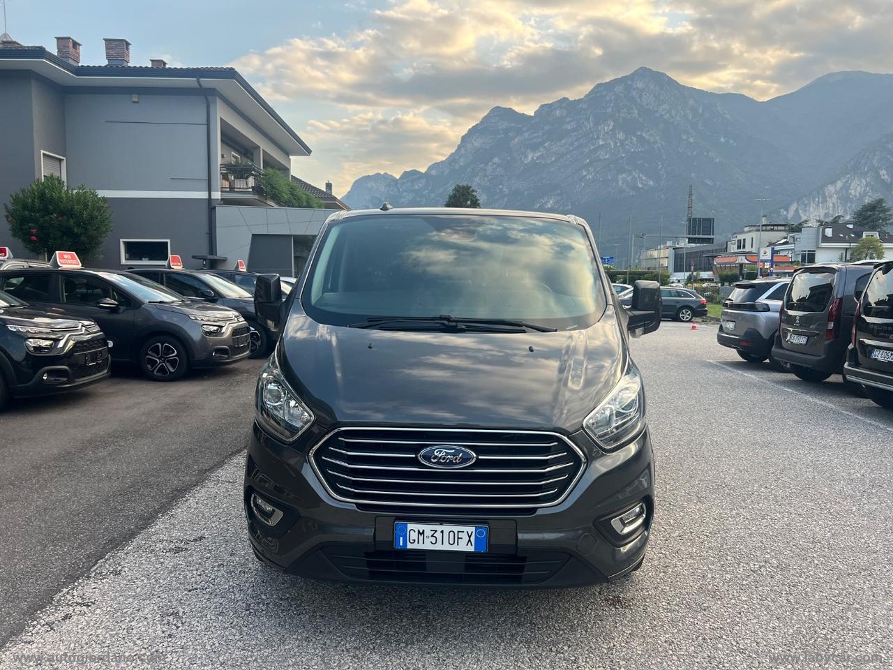 FORD Tou.Cust. 320 2.0 TDCi 130 aut. PC Tit.