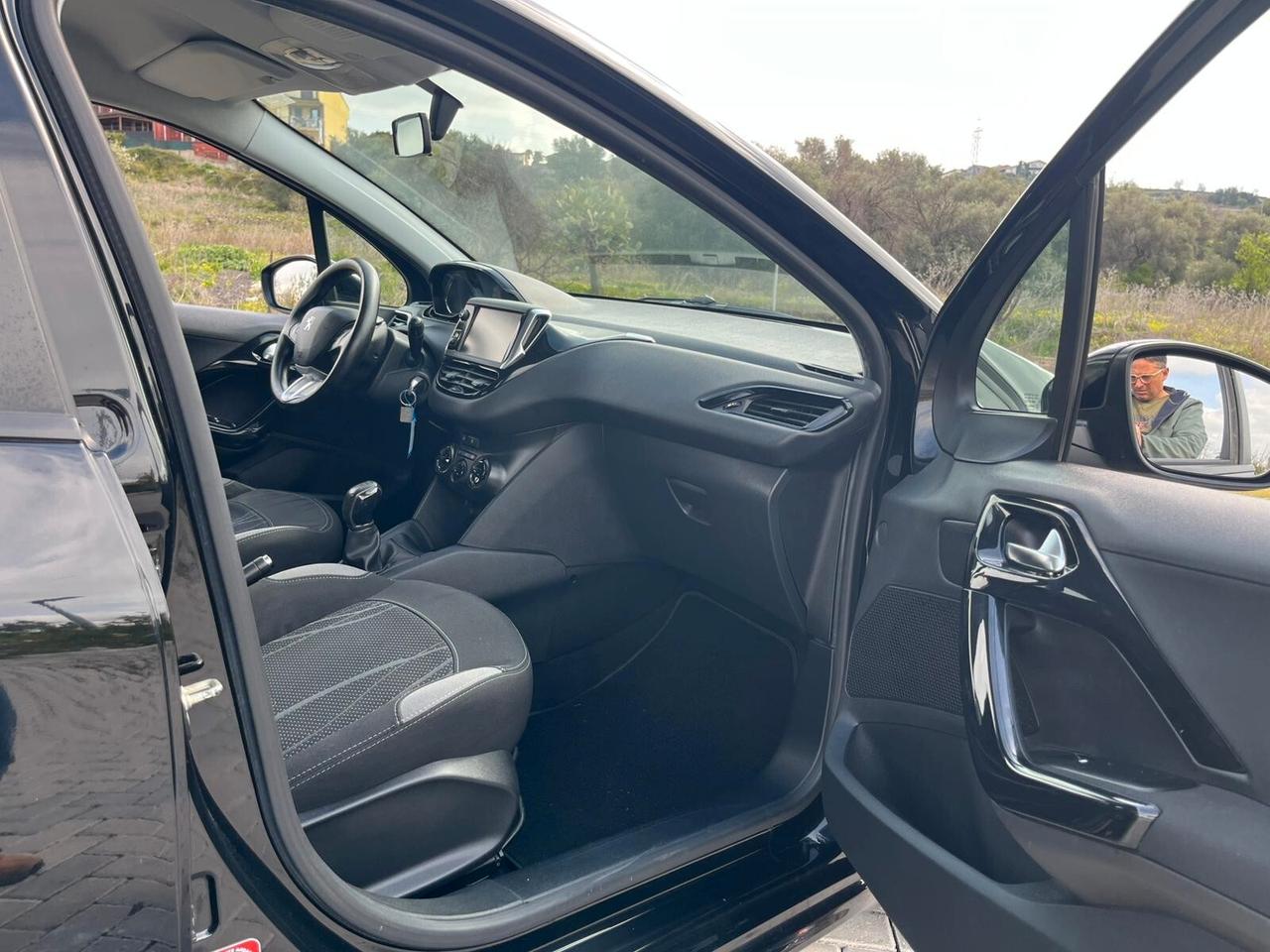 Peugeot 208 1.4hdi NEOPATENTATI CHIAMA 2013