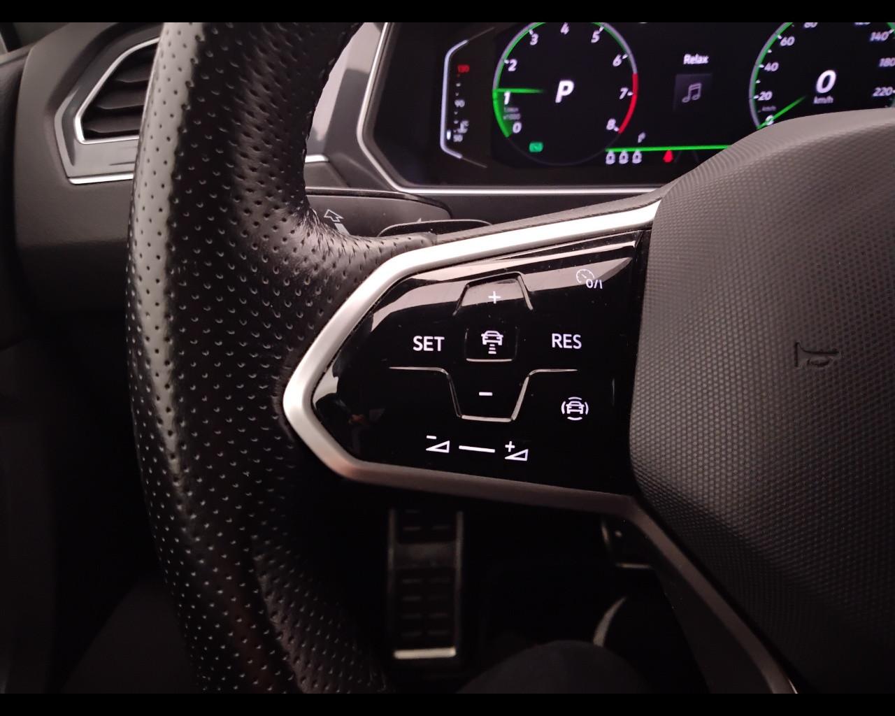 VOLKSWAGEN Tiguan II 2021 - Tiguan 1.5 tsi R-Line 150cv dsg