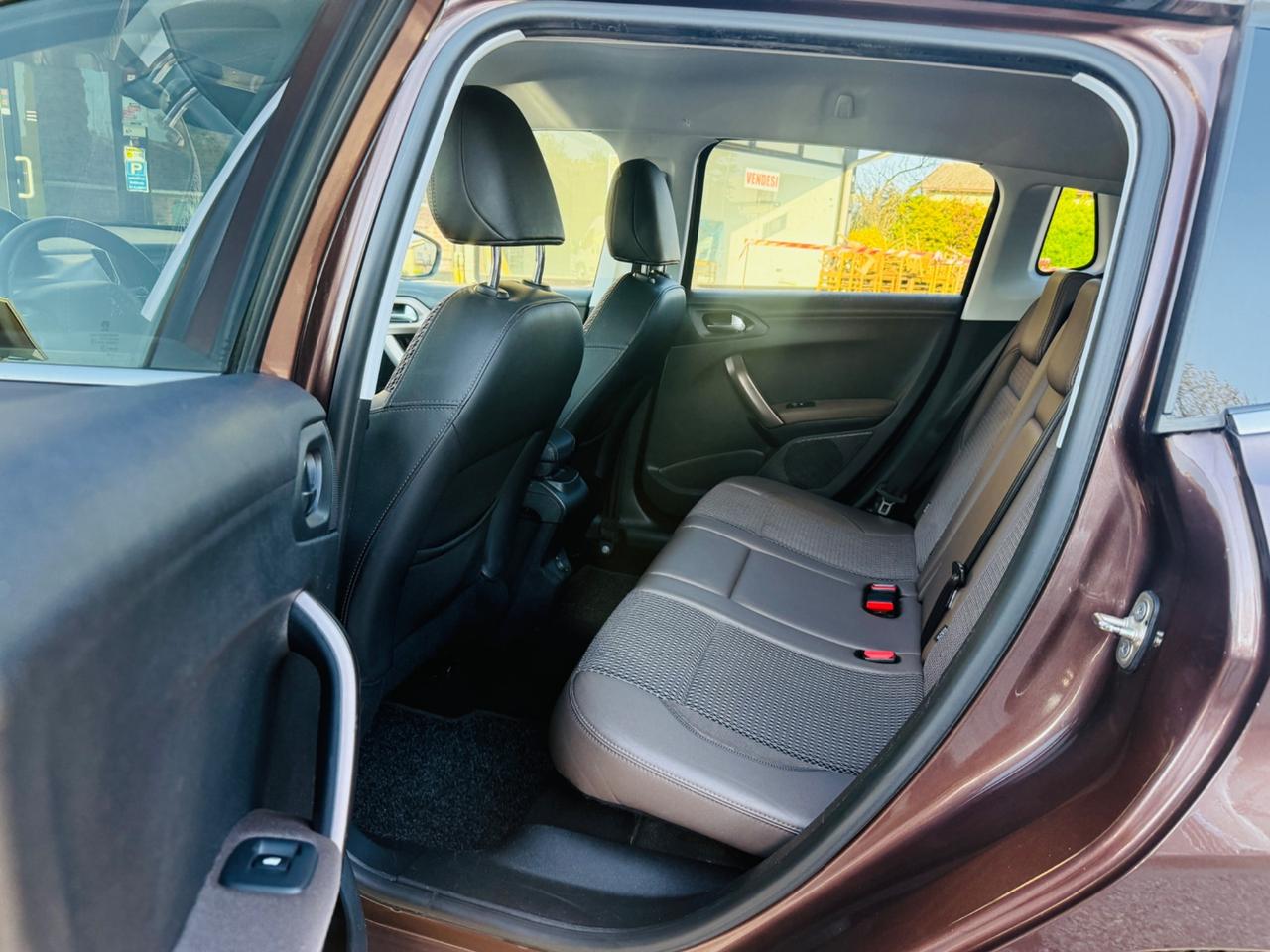 Peugeot 2008 1.6 e-HDi 115 CV Stop&Start Allure